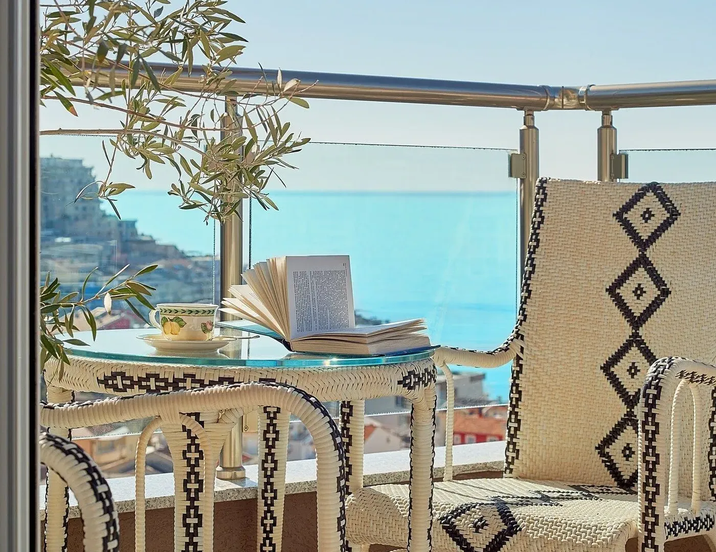 Sale, three bedroom apartment, 150m², Bečići, Budva