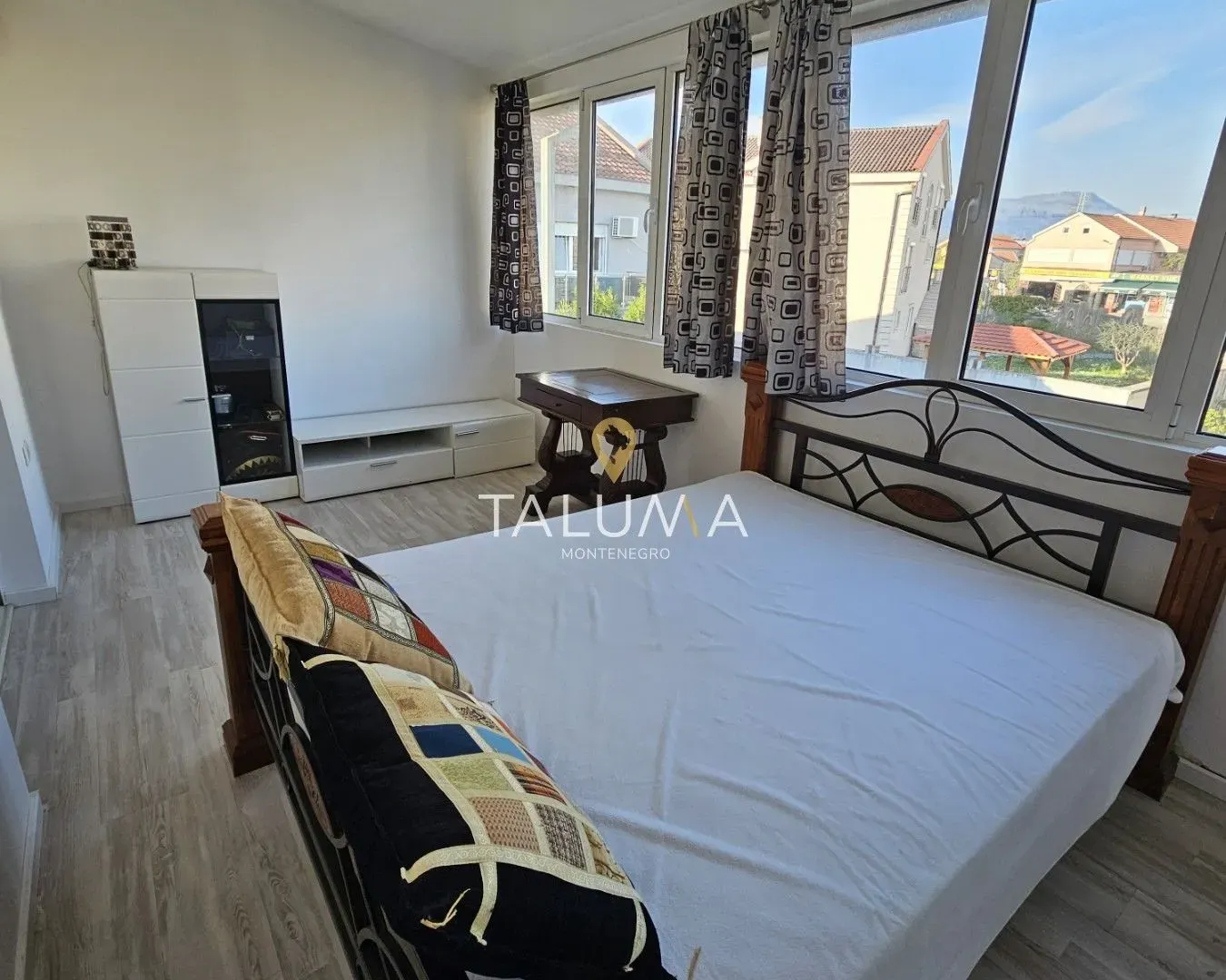 Izdavanje, trosoban stan, 130m², Gornja Gorica, Podgorica
