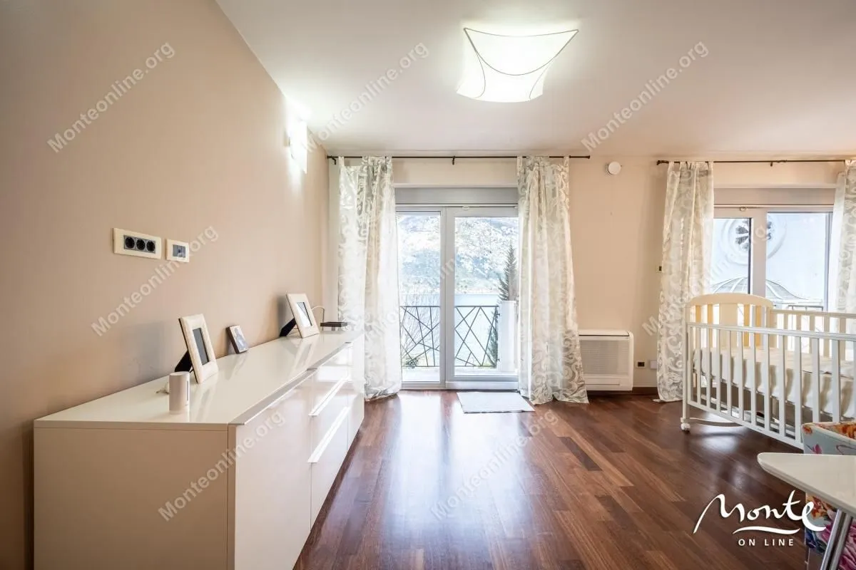 Sale, house, 484m², Stoliv, Kotor