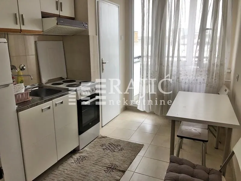 Izdavanje, jednosoban stan, 36m², Slavija, Vračar Sve Podlokacije