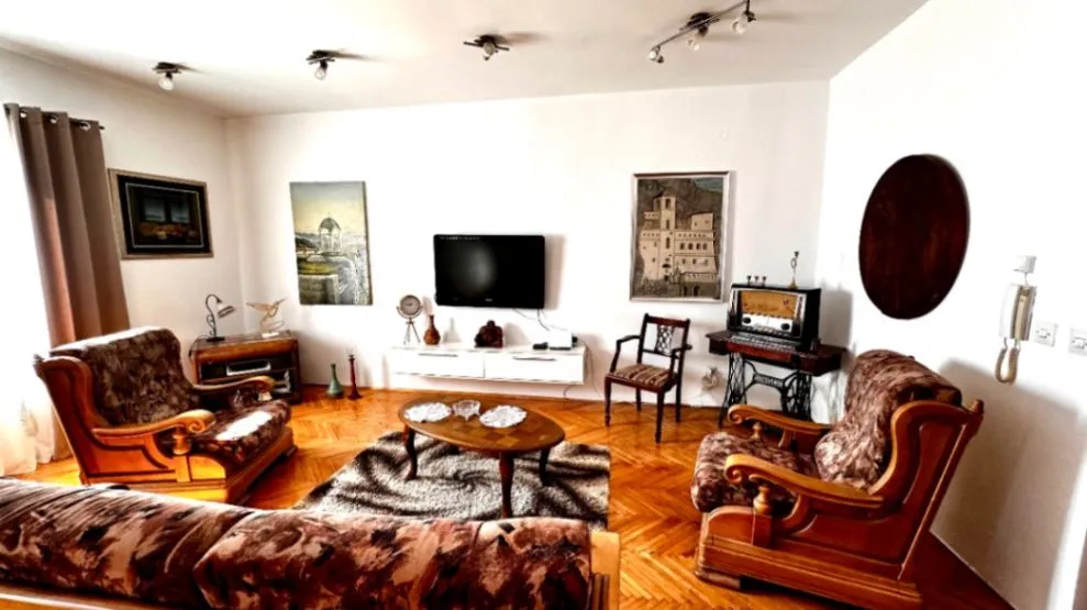 Rent, three bedroom apartment, 80m², Cetinje, Crna Gora