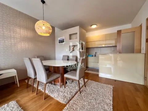 Rent, three bedroom apartment, 100m², Blok 6, Podgorica - image 9