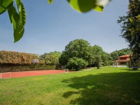 Izdavanje, kuća, 400m², Klikovače, Danilovgrad - image 2