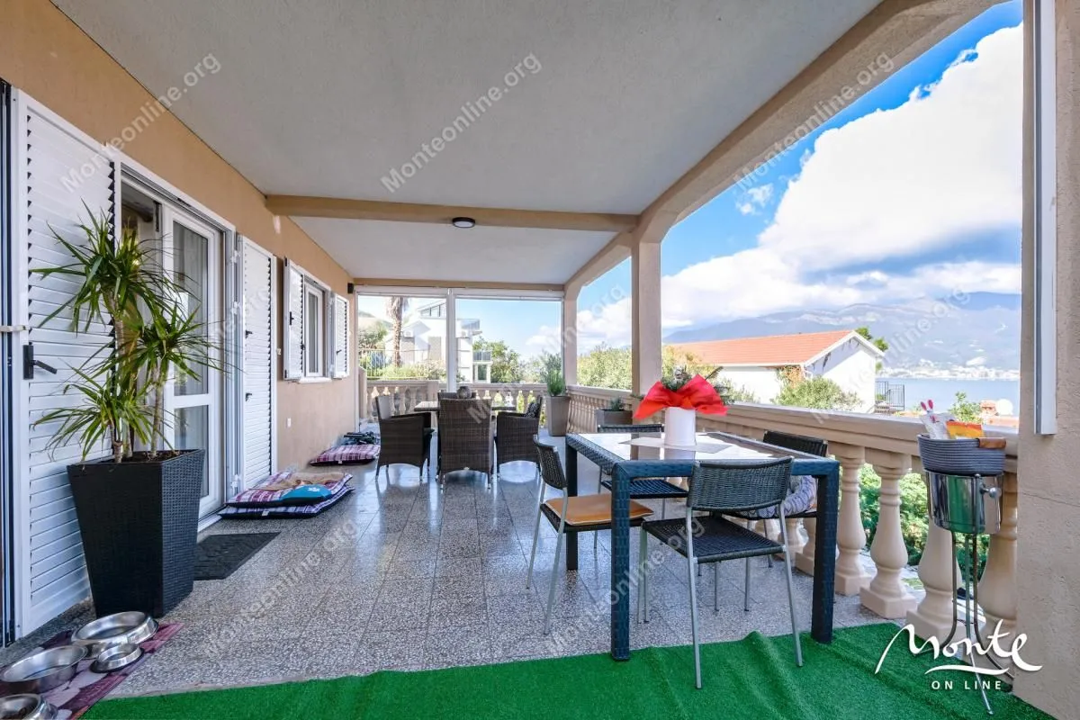 Prodaja, kuća, 210m², Krašići, Tivat