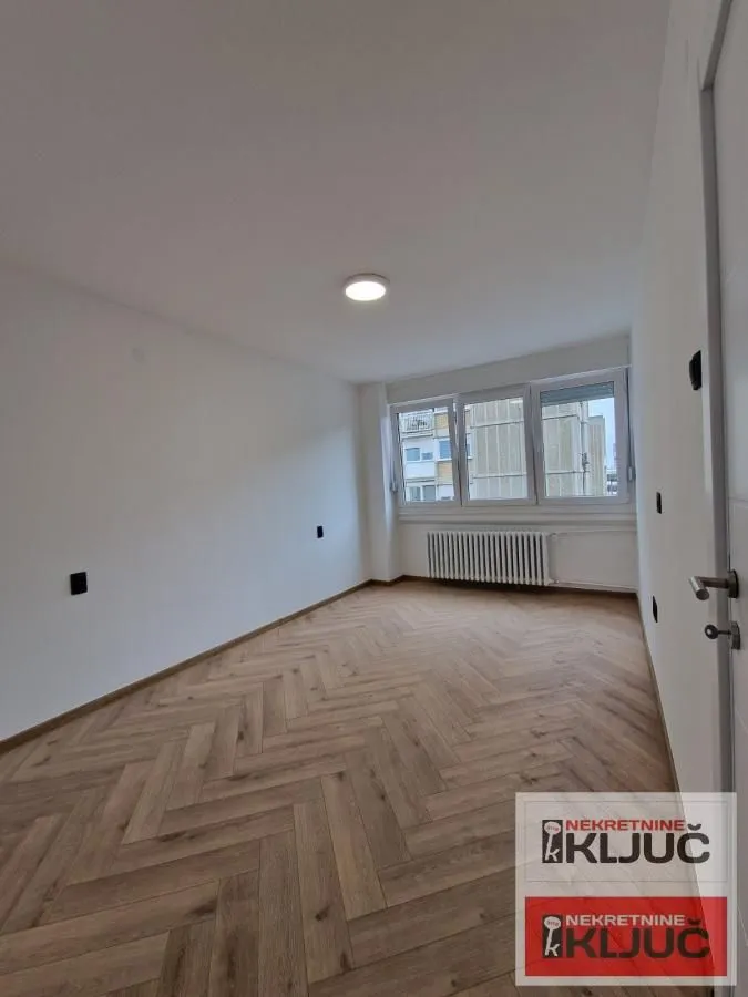 Prodaja, trosoban stan, 73m², Bulevar Oslobodjenja, Novi Sad Sve Podlokacije