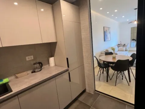 Izdavanje, jednosoban stan, 60m², Soho City, Bar - image 2