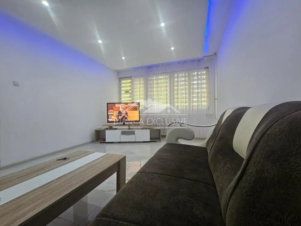 Prodaja, trosoban stan, 77m², Brace Jerković, Voždovac Sve Podlokacije