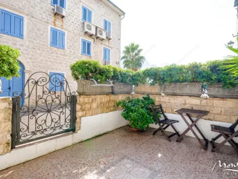 Prodaja, trosoban stan, 80m², Prčanj, Kotor - image 3