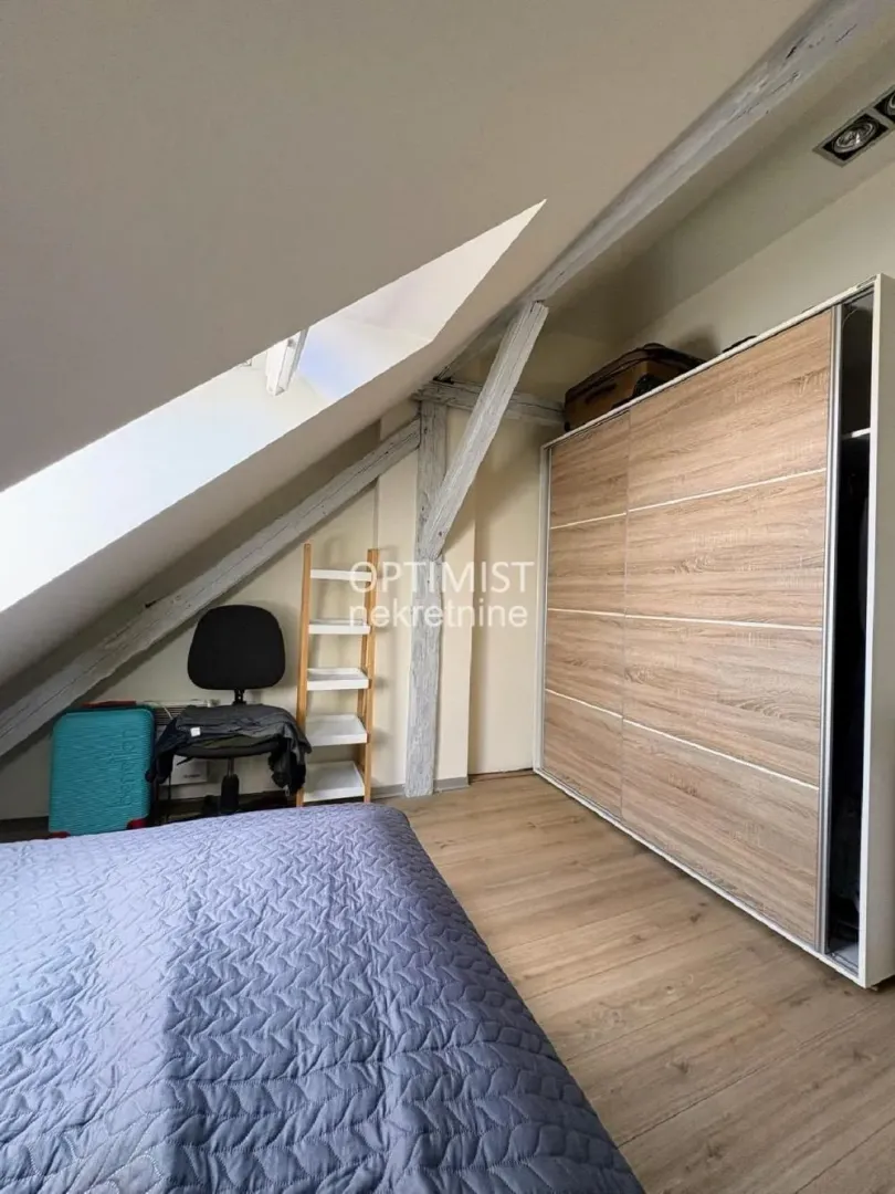 Izdavanje, trosoban stan, 64m², Kosančićev Venac, Beograd