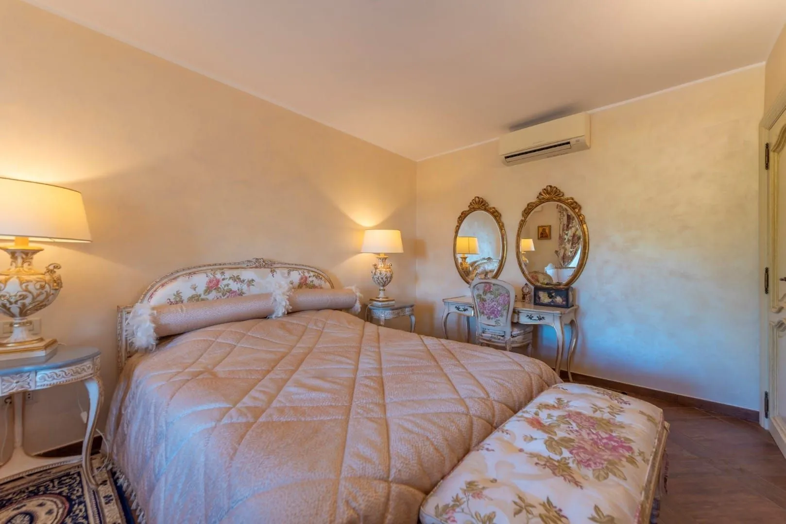 Sale, house, 485m², Sveti Stefan, Budva