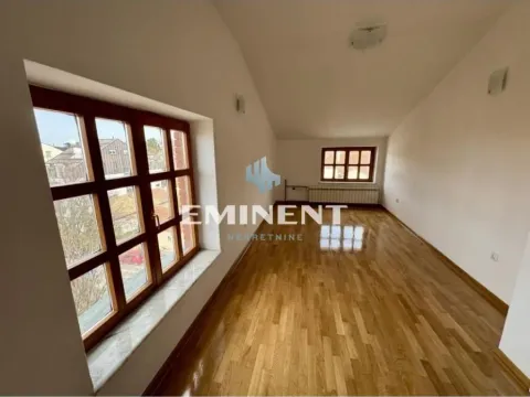 Izdavanje, četvorosoban stan, 130m², Severni Bulevar, Zvezdara Sve Podlokacije - image 8