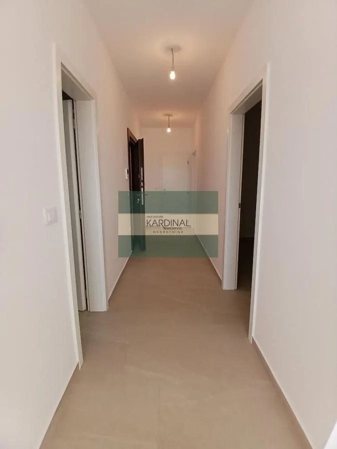 Prodaja, trosoban stan, 76m², Sarina Medja, Jagodina