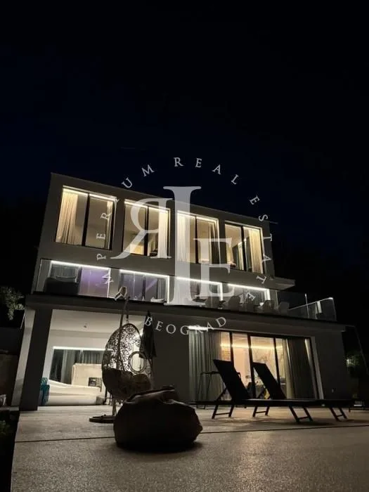 Prodaja, kuća, 270m², Sopot, Beograd