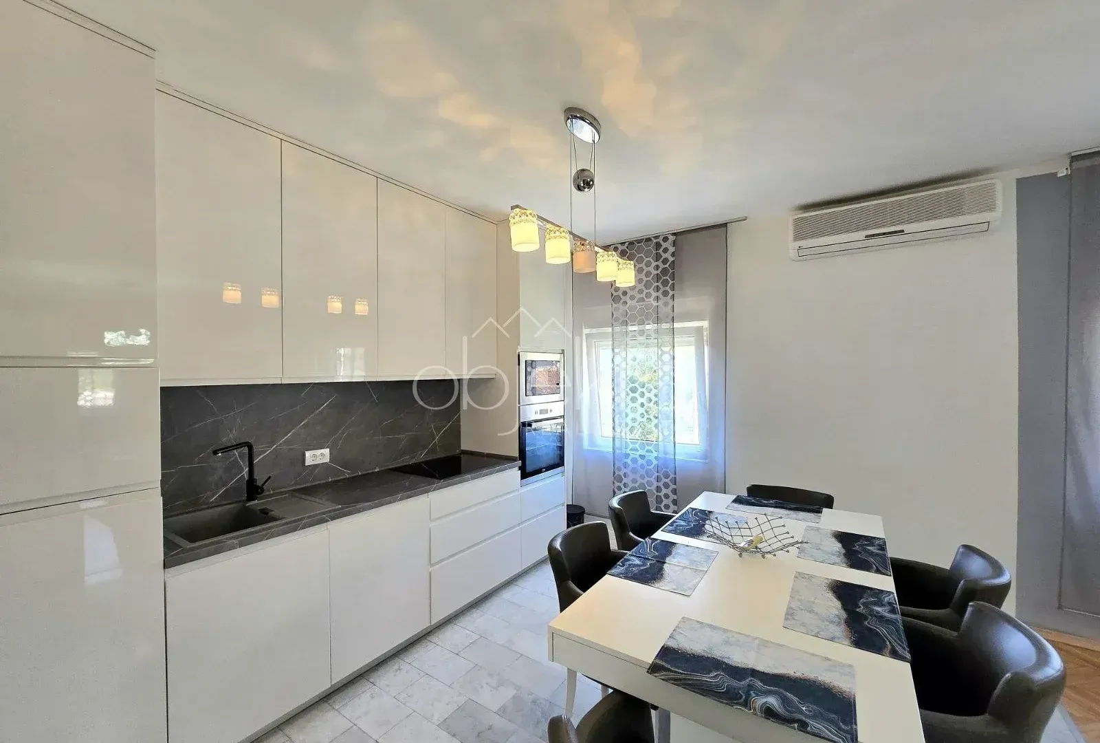 Rent, apartment, 115m², Tivat, Crna Gora