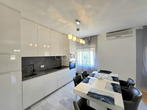 Izdavanje, stan, 115m², Tivat, Crna Gora - image 4