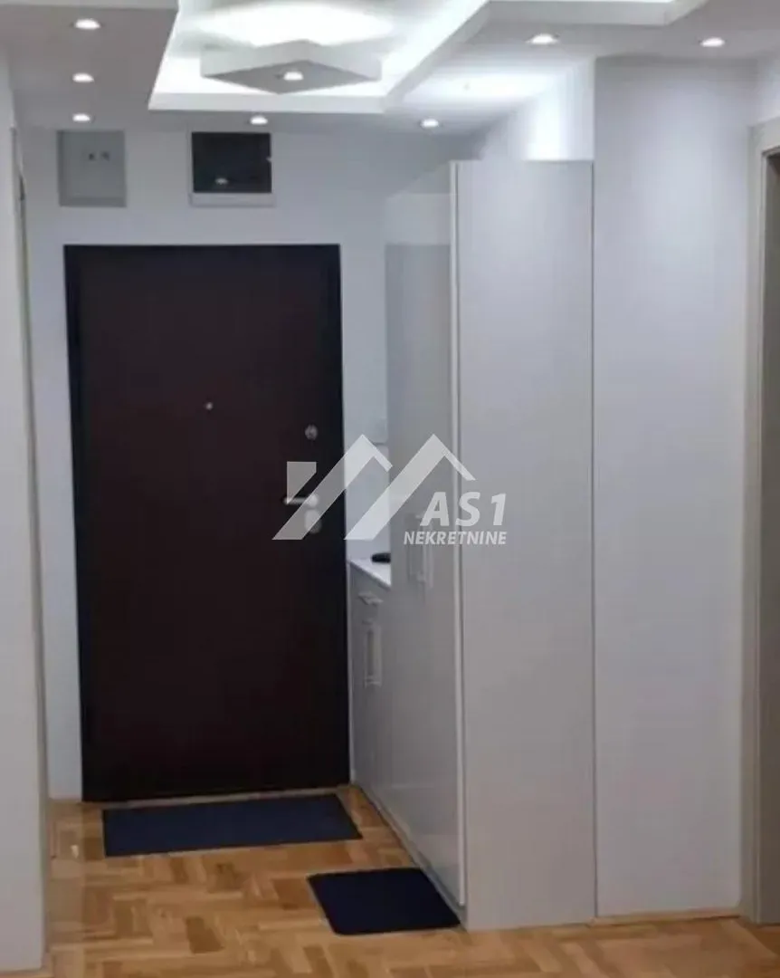 Izdavanje, dvosoban stan, 46m², Grbavica, Novi Sad Sve Podlokacije