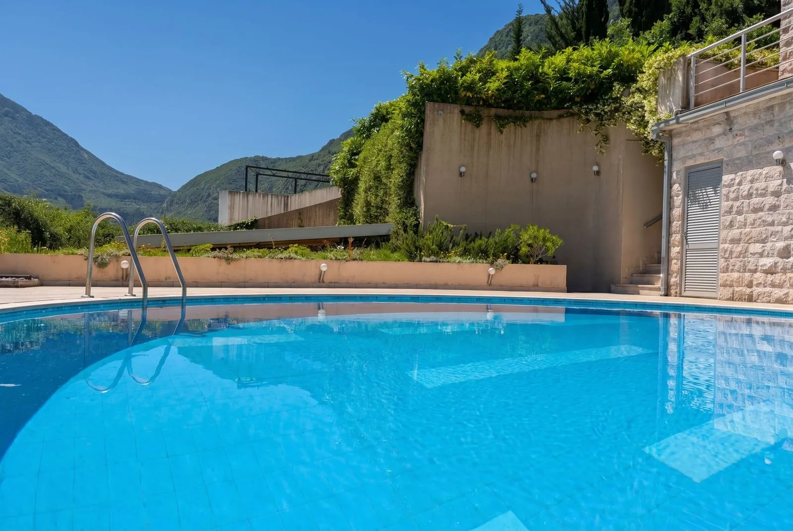 Prodaja, trosoban stan, 92m², Muo, Kotor