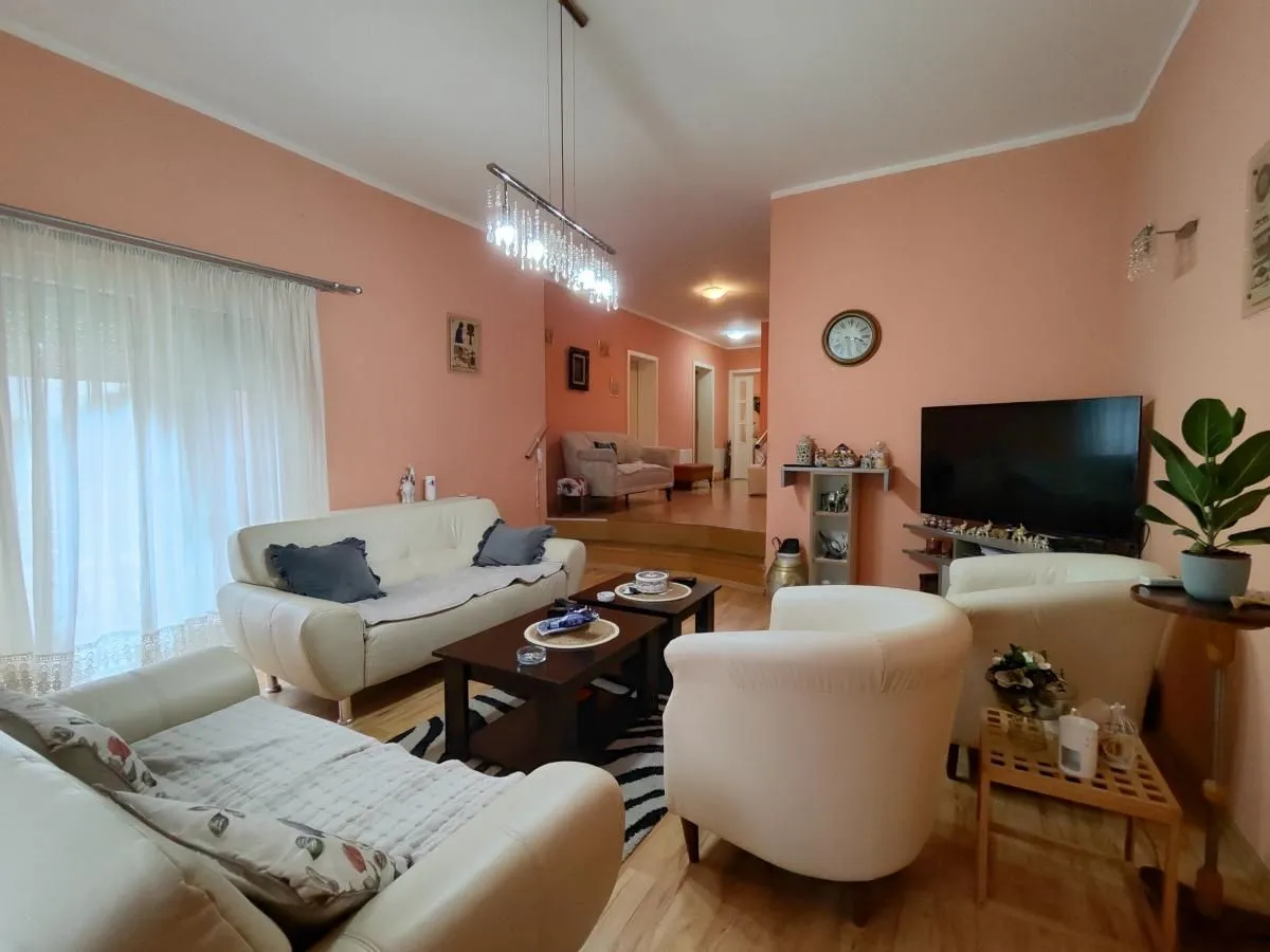 Prodaja, kuća, 336m², Tavrića obori, Jagodina