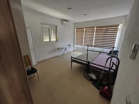 Prodaja, kuća, 370m², Šušanj, Bar - image 10