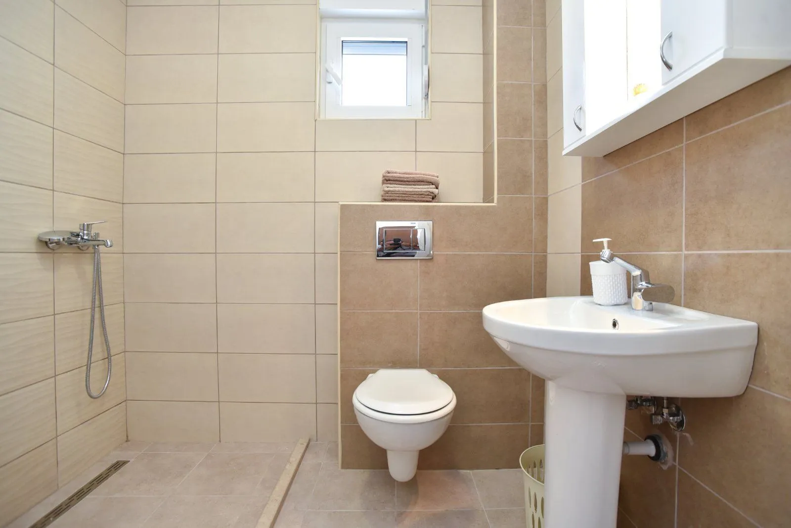 Rent, studio apartment, 31m², Budva, Crna Gora