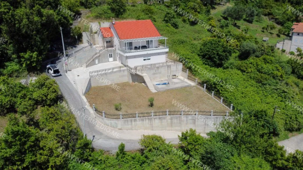 Prodaja, kuća, 220m², Zelenika, Herceg Novi