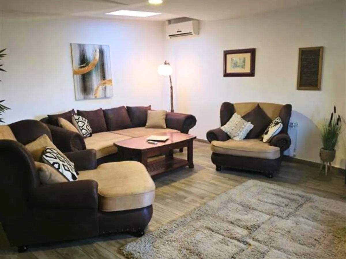 Rent, three bedroom apartment, 123m², Vračar Sve Podlokacije, Beograd