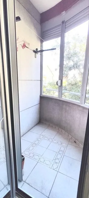 Izdavanje, jednosoban stan, 35m², Stari Aerodrom, Podgorica
