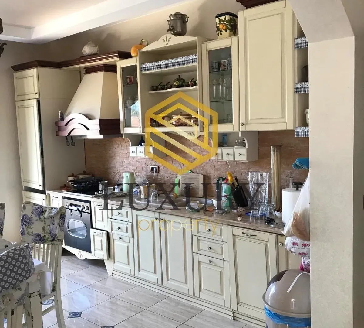 Rent, house, 230m², Bečići, Budva