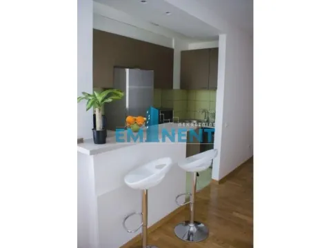 Izdavanje, trosoban stan, 89m², Stari Grad, Beograd - image 5