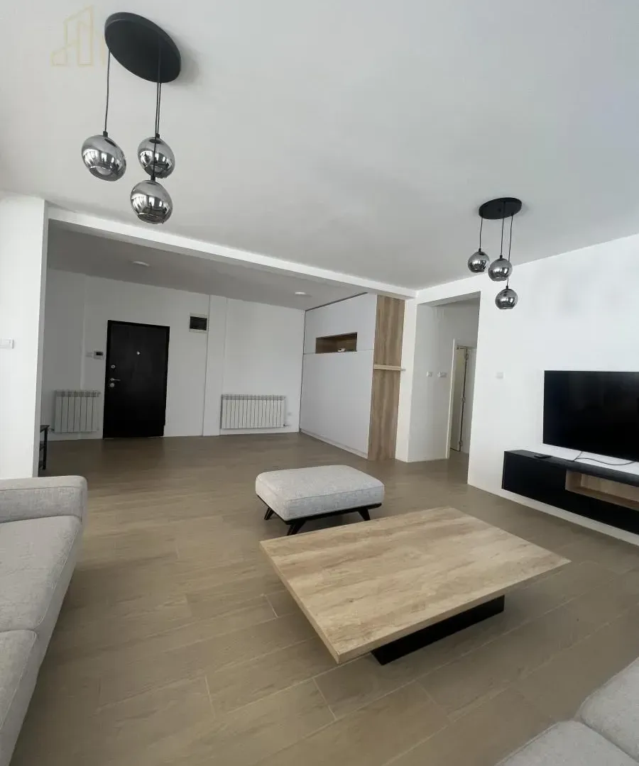 Prodaja, četvorosoban stan, 145m², Savski Venac, Beograd