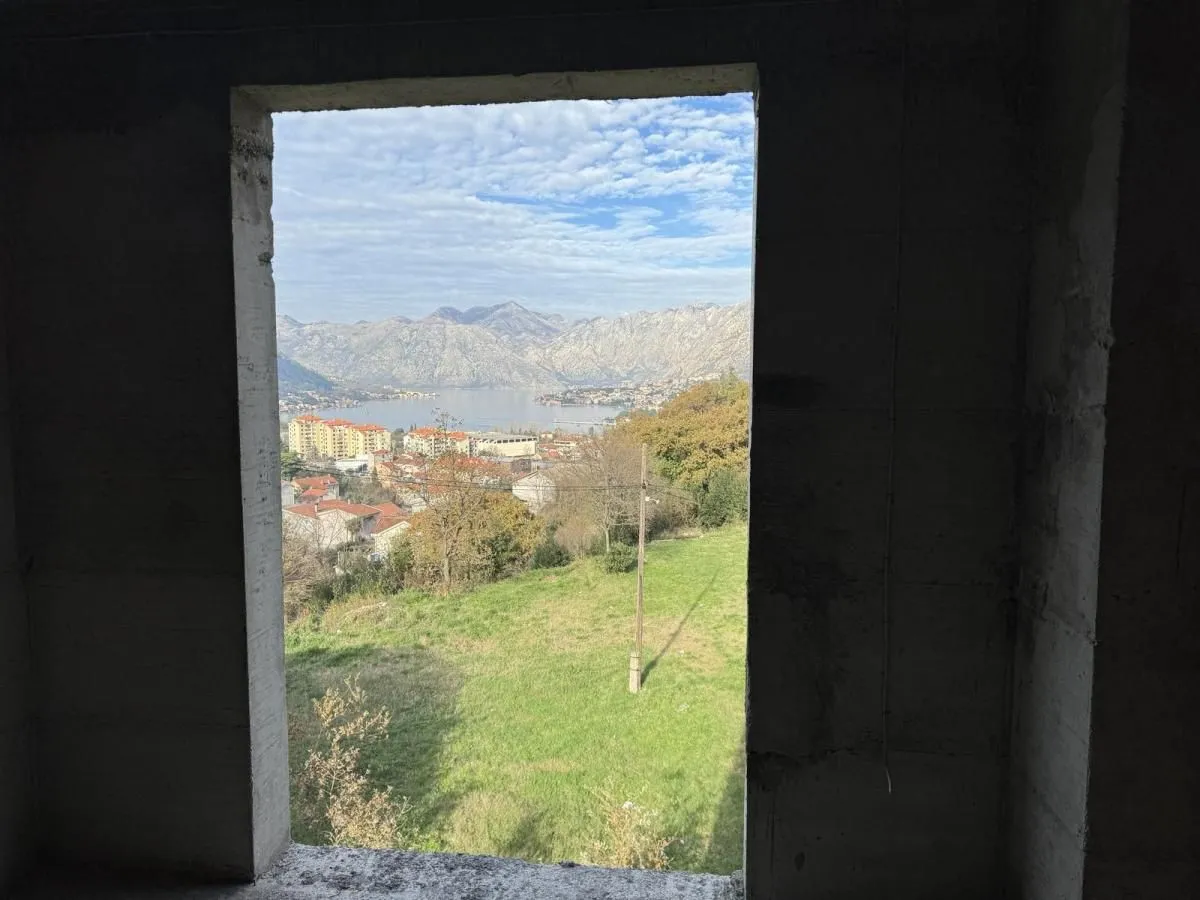 Sale, three bedroom apartment, 96m², Kotor, Crna Gora