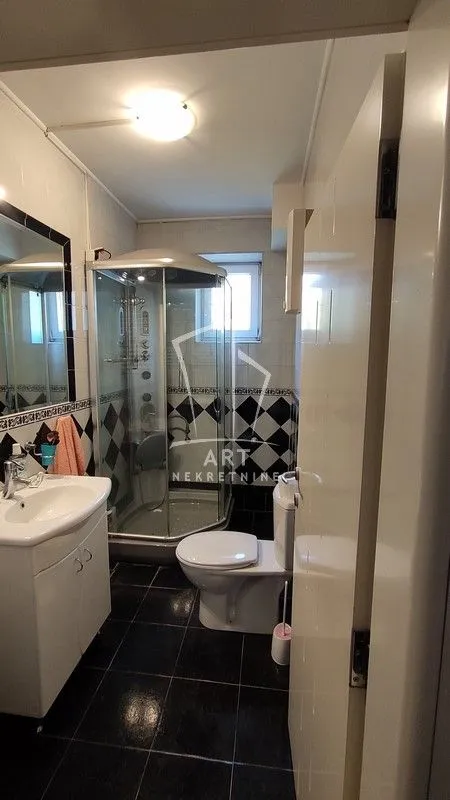Sale, house, 427m², Voždovac Sve Podlokacije, Beograd
