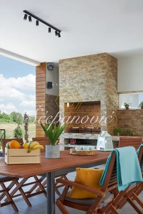 Rent, house, 295m², Sremski Karlovci, Novi Sad
