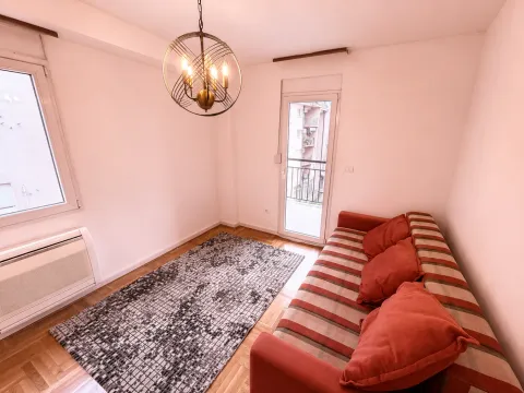 Izdavanje, trosoban stan, 92m², Krivi Most, Podgorica - image 9