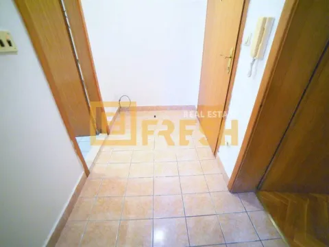 Izdavanje, dvosoban stan, 52m², Zagorič, Podgorica - image 2