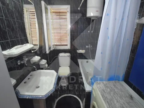 Izdavanje, trosoban stan, 85m², Dalmatinska ulica, Podgorica - image 10