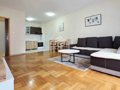 Izdavanje, jednosoban stan, 52m², Tuški Put, Podgorica - image 3