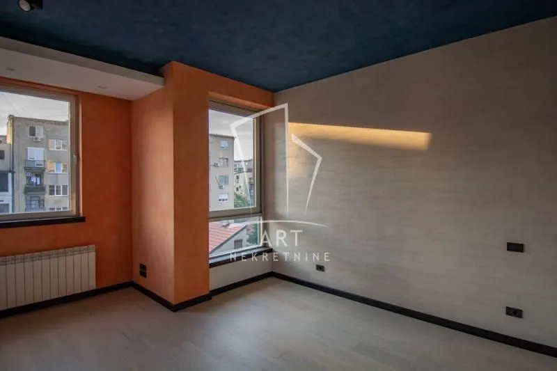 Sale, four bedroom apartment, 150m², Kalenić Pijaca, Vračar Sve Podlokacije