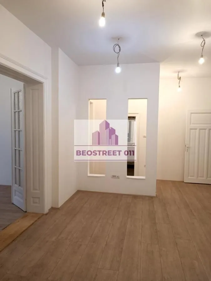 Prodaja, četvorosoban stan, 115m², Čubura, Beograd