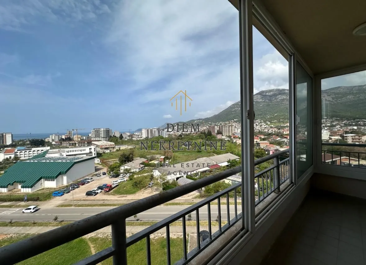 Sale, two bedroom apartment, 69m², Centar, Bar