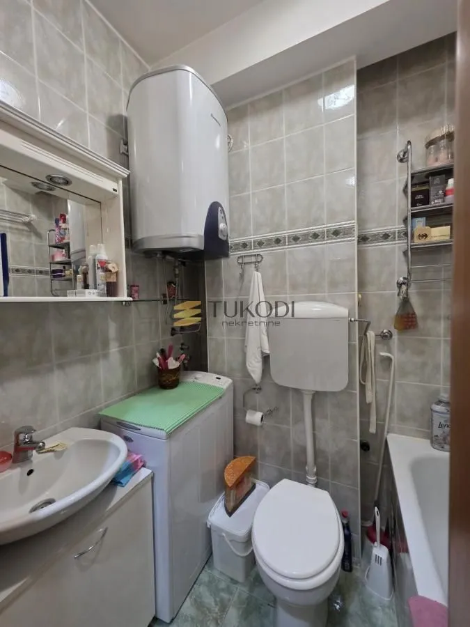Izdavanje, jednosoban stan, 34m², Bulevar Oslobodjenja, Novi Sad Sve Podlokacije