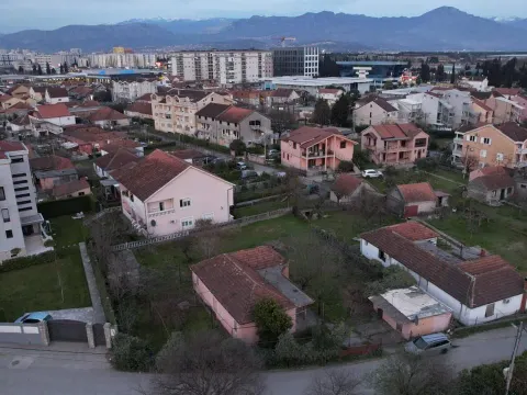 Sale, land lot, 993m², Zabjelo, Podgorica - image 1