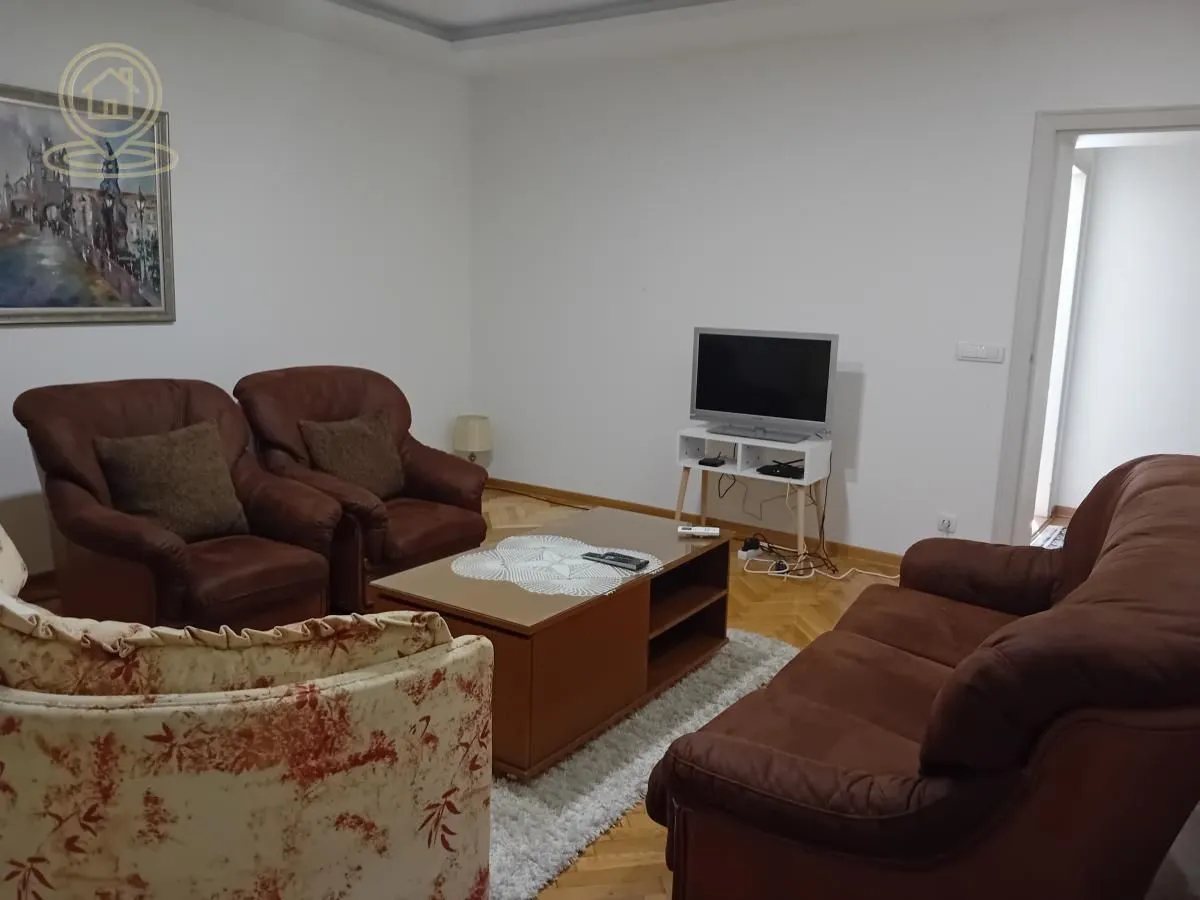 Izdavanje, dvosoban stan, 70m², Medijana, Niš