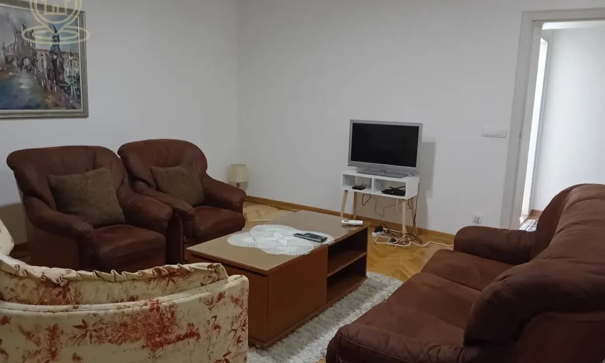 Izdavanje, dvosoban stan, 70m², Medijana, Niš