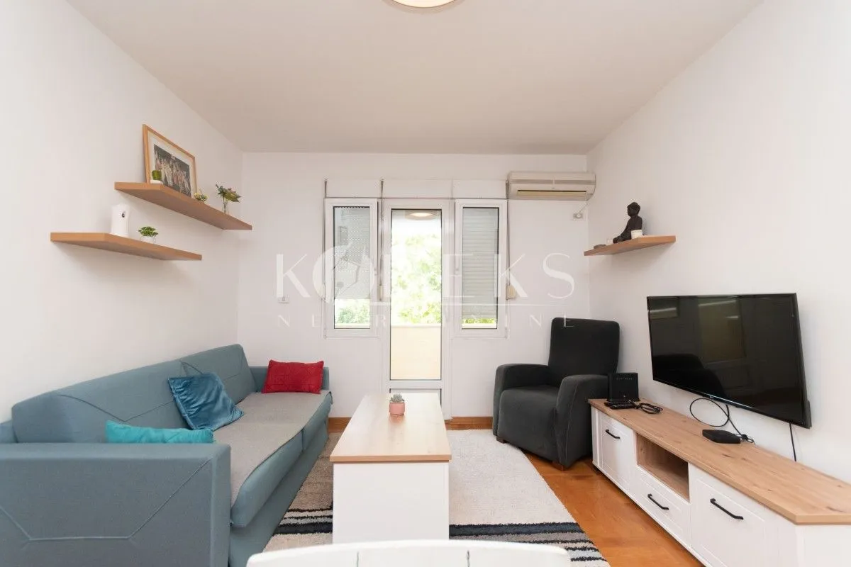 Izdavanje, dvosoban stan, 53m², Centar, Podgorica