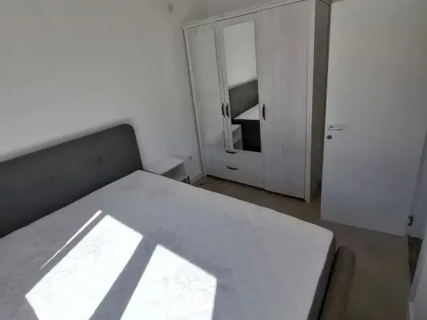 Izdavanje, jednosoban stan, 40m², Radanovići, Kotor - image 8