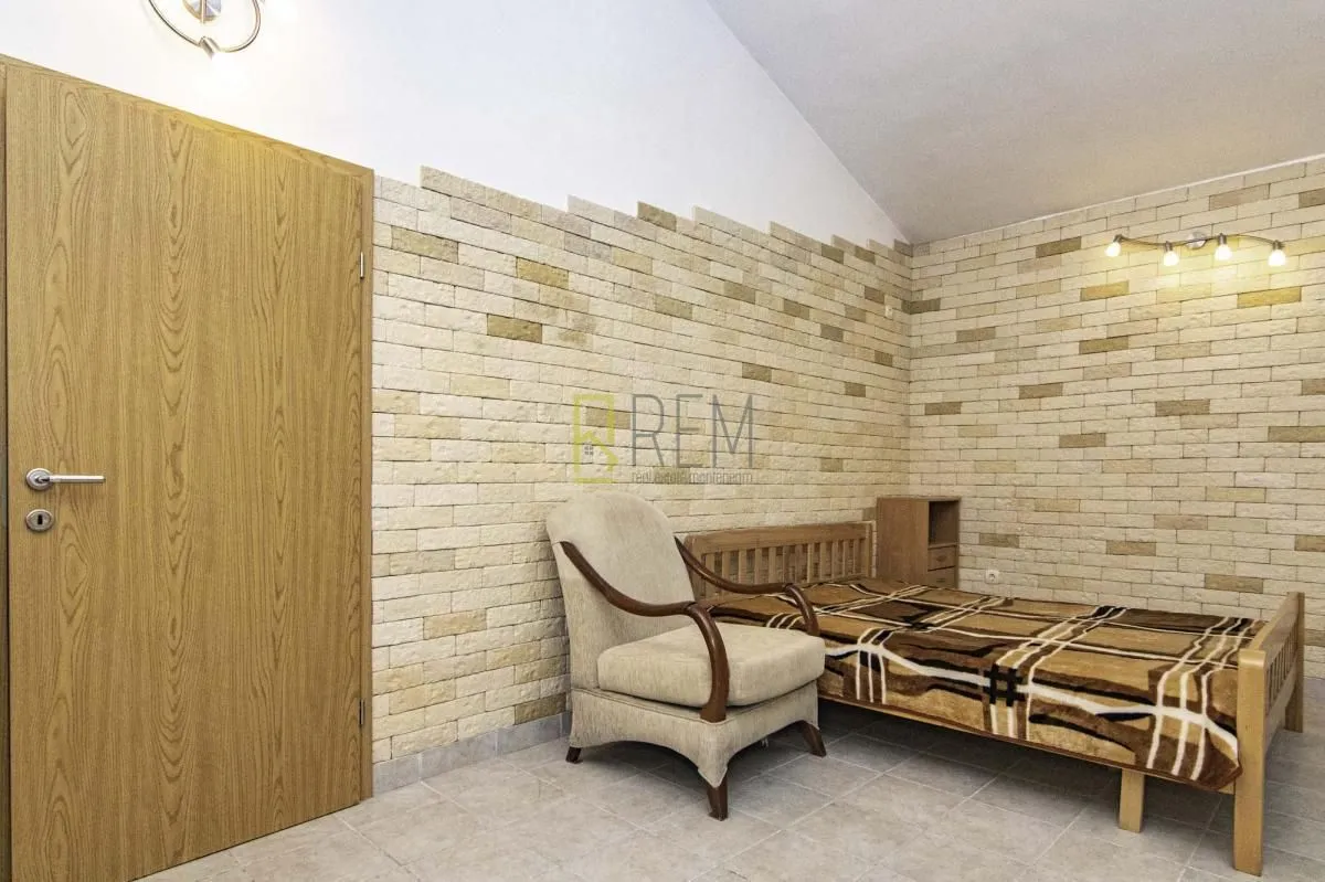 Prodaja, kuća, 400m², Danilovgrad, Crna Gora
