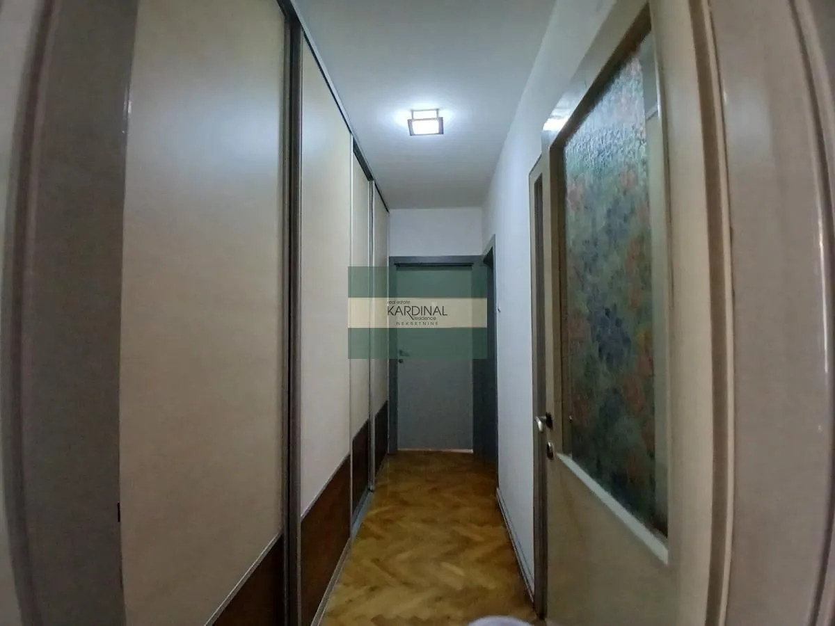 Izdavanje, trosoban stan, 78m², Centar, Jagodina