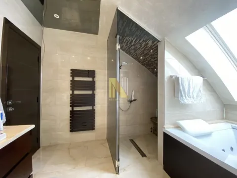 Izdavanje, trosoban stan, 190m², Bulevar Evrope, Novi Sad Sve Podlokacije - image 11