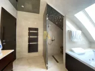 Izdavanje, trosoban stan, 190m², Bulevar Evrope, Novi Sad Sve Podlokacije - image 11